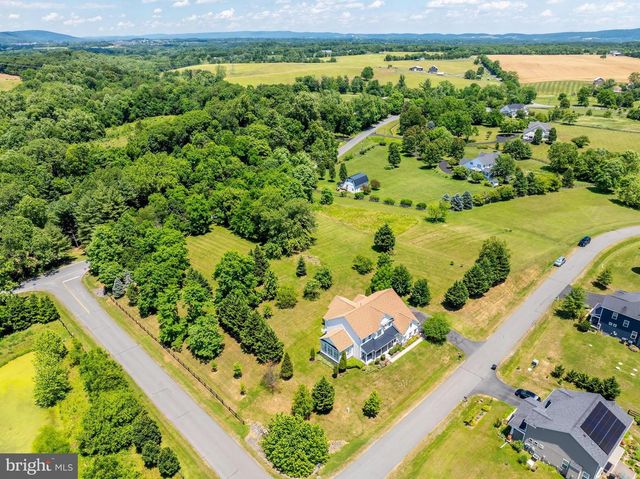 38770 DUTCHMANS KNOLL DR, Lovettsville, VA 20180