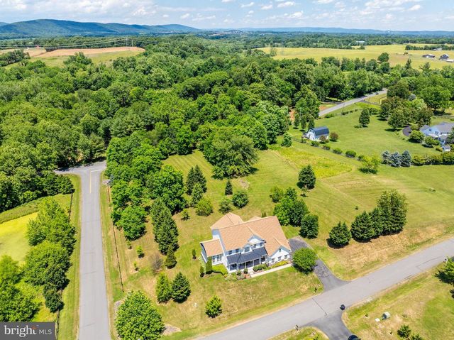 38770 DUTCHMANS KNOLL DR, Lovettsville, VA 20180