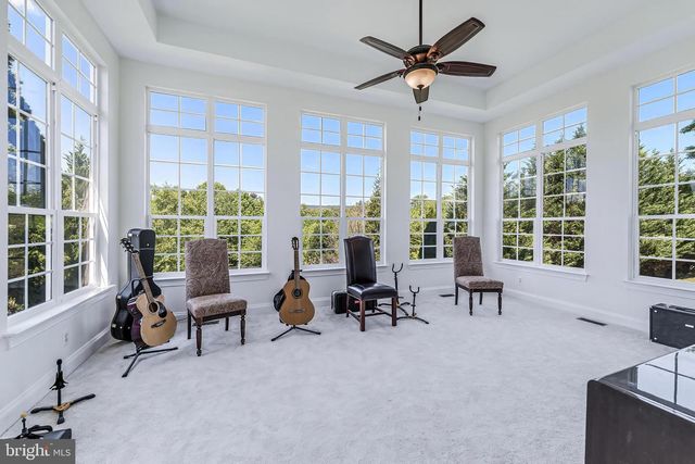 38770 DUTCHMANS KNOLL DR, Lovettsville, VA 20180