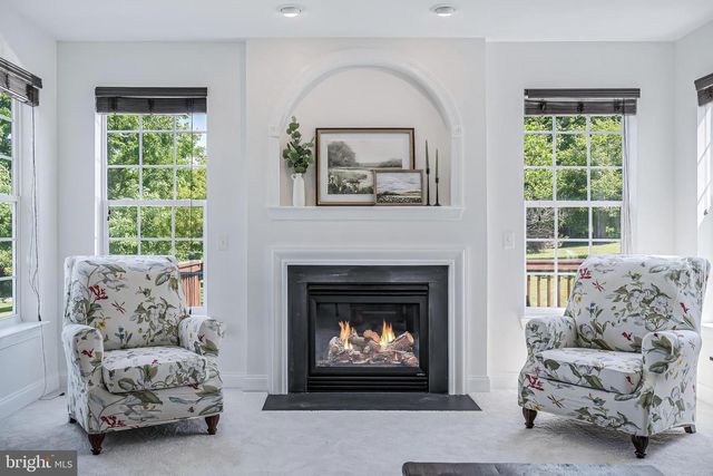 38770 DUTCHMANS KNOLL DR, Lovettsville, VA 20180