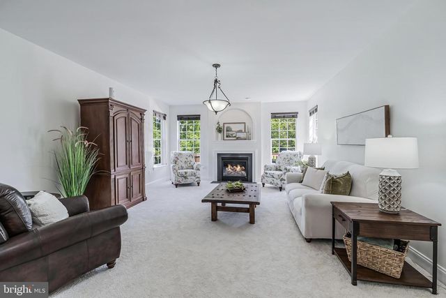 38770 DUTCHMANS KNOLL DR, Lovettsville, VA 20180