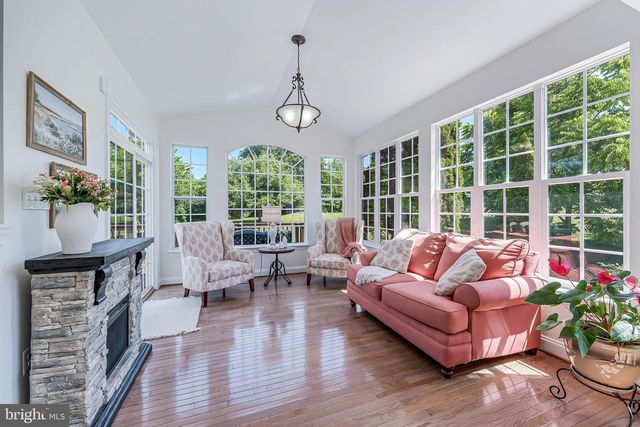 38770 DUTCHMANS KNOLL DR, Lovettsville, VA 20180