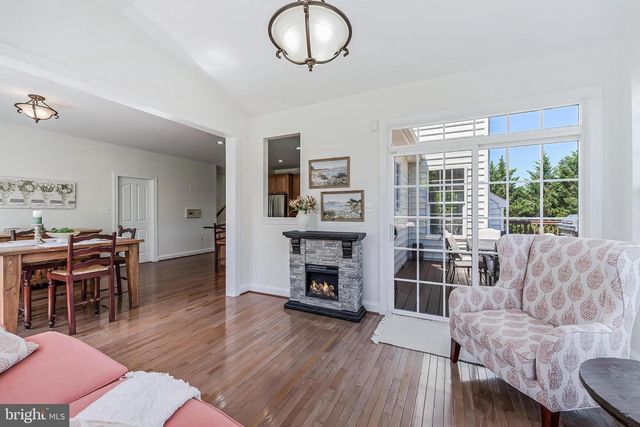 38770 DUTCHMANS KNOLL DR, Lovettsville, VA 20180