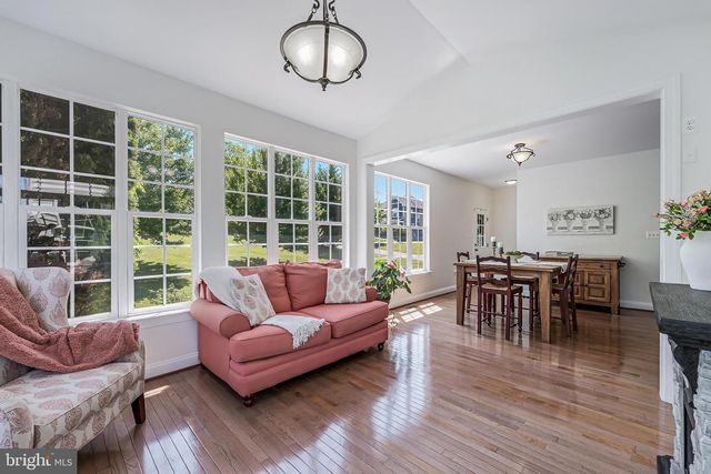 38770 DUTCHMANS KNOLL DR, Lovettsville, VA 20180