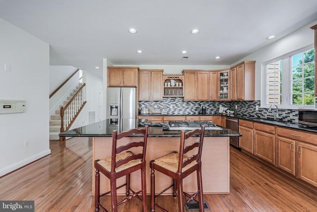 38770 DUTCHMANS KNOLL DR, Lovettsville, VA 20180