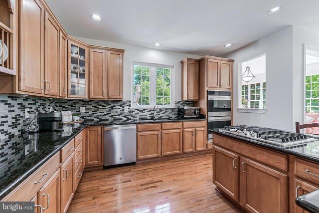 38770 DUTCHMANS KNOLL DR, Lovettsville, VA 20180