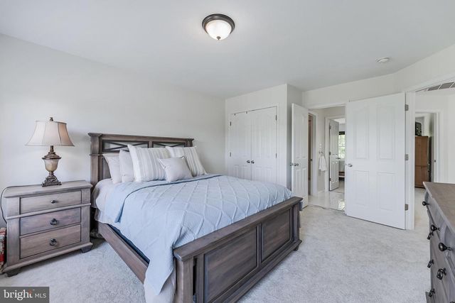 38770 DUTCHMANS KNOLL DR, Lovettsville, VA 20180