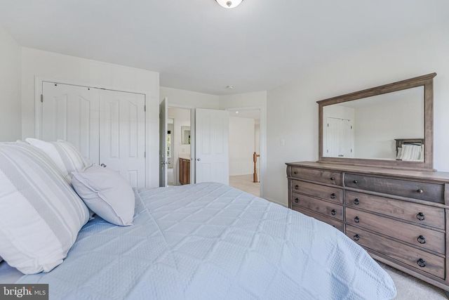 38770 DUTCHMANS KNOLL DR, Lovettsville, VA 20180