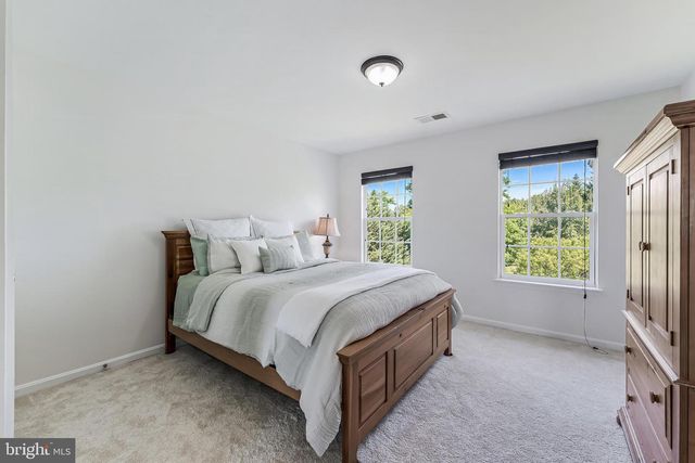 38770 DUTCHMANS KNOLL DR, Lovettsville, VA 20180