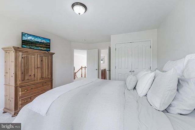 38770 DUTCHMANS KNOLL DR, Lovettsville, VA 20180