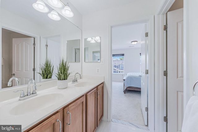 38770 DUTCHMANS KNOLL DR, Lovettsville, VA 20180