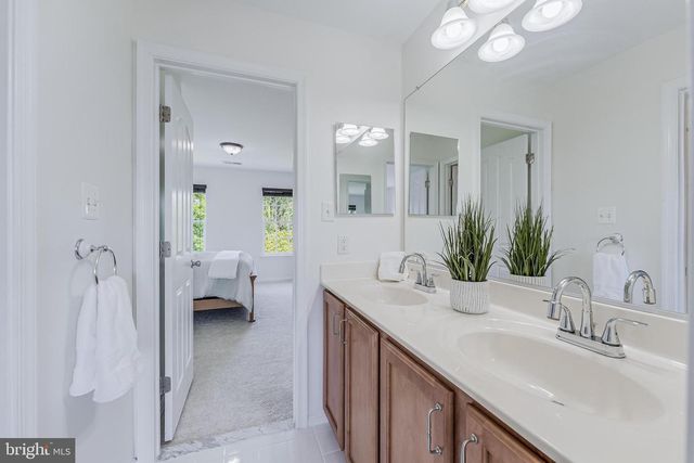 38770 DUTCHMANS KNOLL DR, Lovettsville, VA 20180