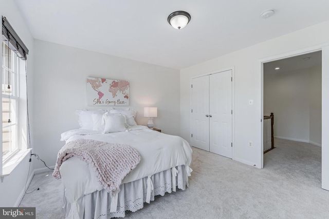 38770 DUTCHMANS KNOLL DR, Lovettsville, VA 20180