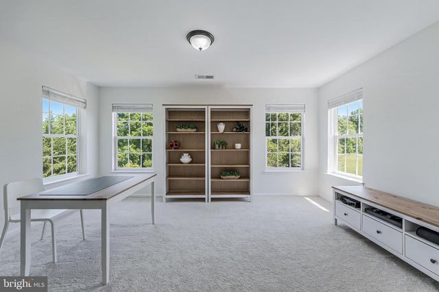 38770 DUTCHMANS KNOLL DR, Lovettsville, VA 20180