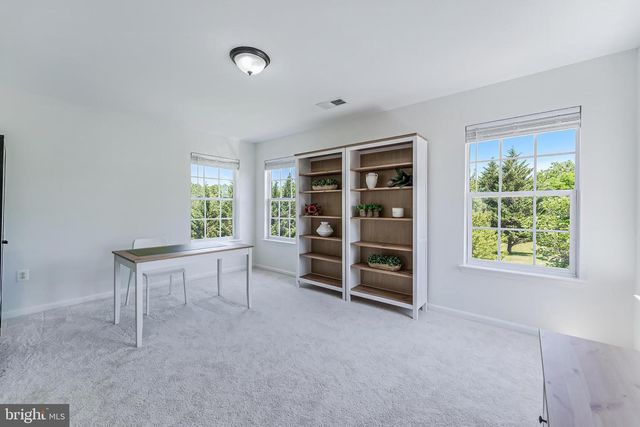 38770 DUTCHMANS KNOLL DR, Lovettsville, VA 20180
