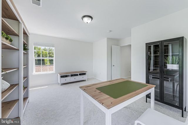 38770 DUTCHMANS KNOLL DR, Lovettsville, VA 20180