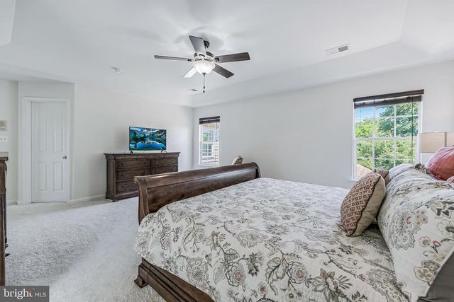 38770 DUTCHMANS KNOLL DR, Lovettsville, VA 20180
