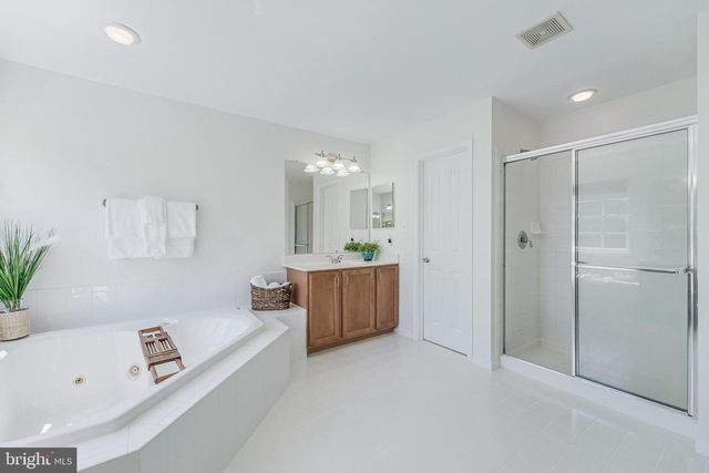 38770 DUTCHMANS KNOLL DR, Lovettsville, VA 20180