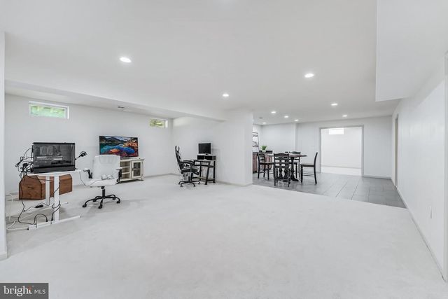 38770 DUTCHMANS KNOLL DR, Lovettsville, VA 20180