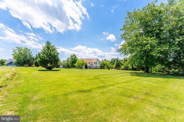 38770 DUTCHMANS KNOLL DR, Lovettsville, VA 20180