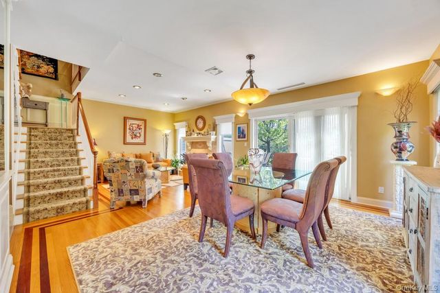 12 Kristin Lane, Hauppauge, NY 11788