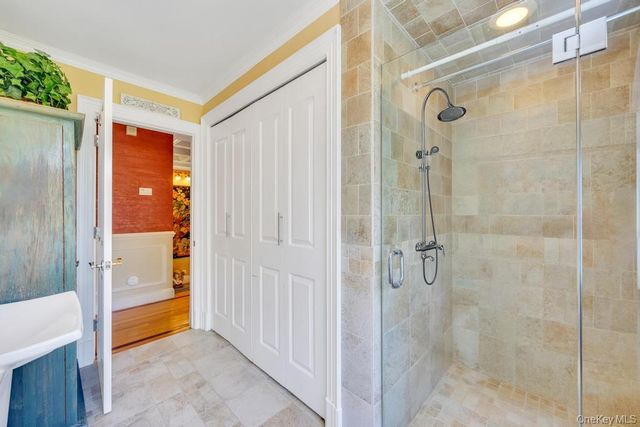12 Kristin Lane, Hauppauge, NY 11788
