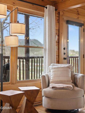 1723 Summit View Way, Sevierville, TN 37862