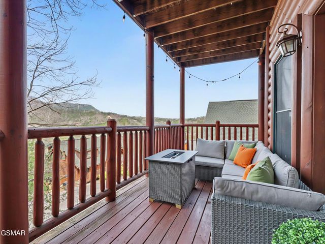 1723 Summit View Way, Sevierville, TN 37862