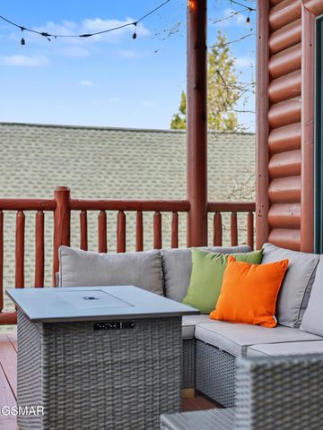 1723 Summit View Way, Sevierville, TN 37862