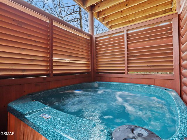 1723 Summit View Way, Sevierville, TN 37862