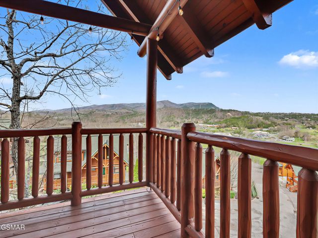 1723 Summit View Way, Sevierville, TN 37862