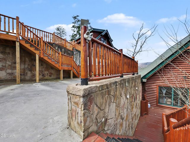 1723 Summit View Way, Sevierville, TN 37862