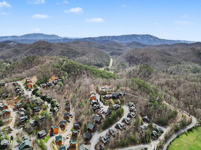 1723 Summit View Way, Sevierville, TN 37862