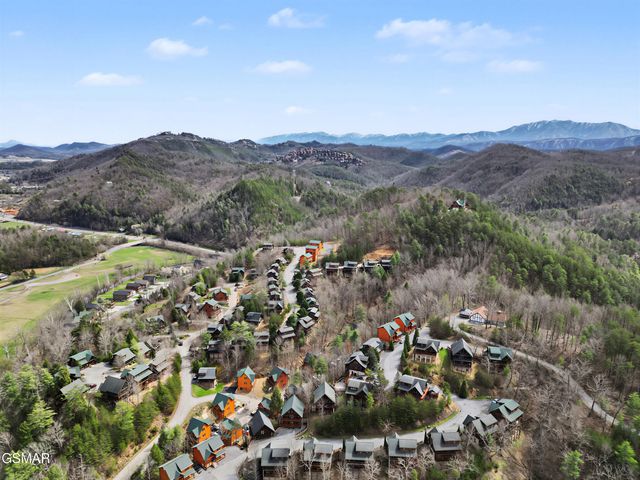 1723 Summit View Way, Sevierville, TN 37862