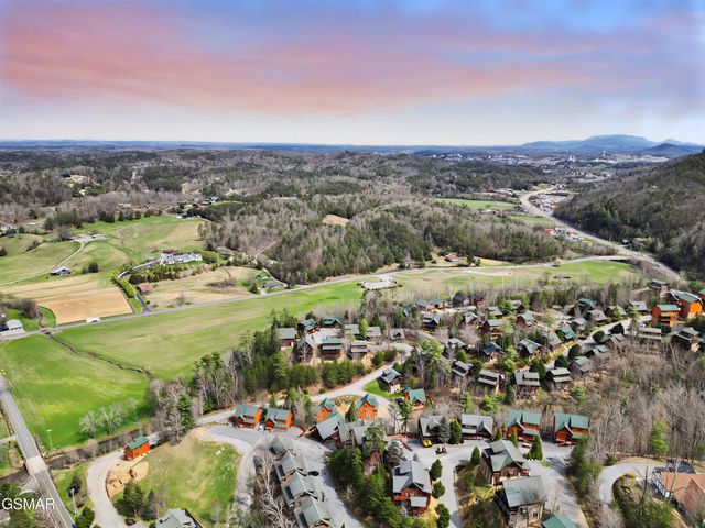 1723 Summit View Way, Sevierville, TN 37862