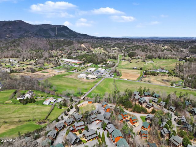 1723 Summit View Way, Sevierville, TN 37862