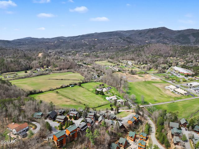 1723 Summit View Way, Sevierville, TN 37862