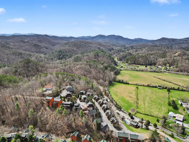 1723 Summit View Way, Sevierville, TN 37862