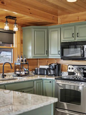 1723 Summit View Way, Sevierville, TN 37862