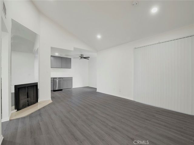 9038 Orion Avenue 209, North Hills, CA 91343