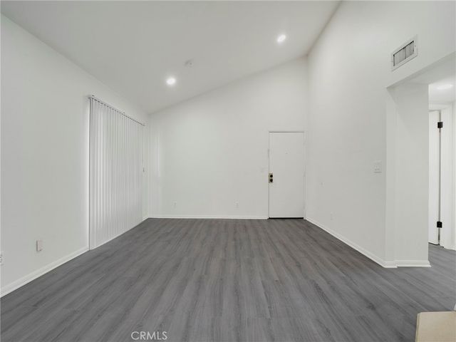 9038 Orion Avenue 209, North Hills, CA 91343