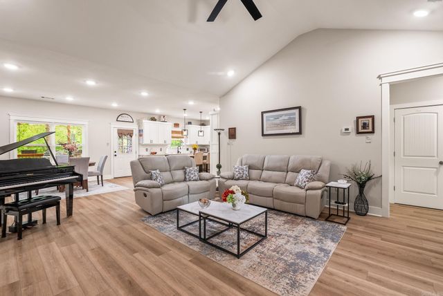 208 Blackjack Road, Greenbrier, AR 72058