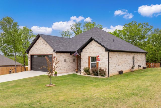 208 Blackjack Road, Greenbrier, AR 72058