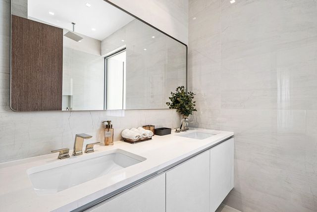 246 NE 6th Avenue 201, Delray Beach, FL 33483