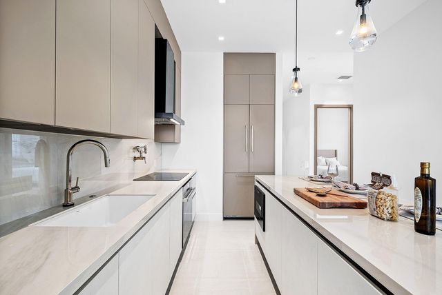 246 NE 6th Avenue 201, Delray Beach, FL 33483