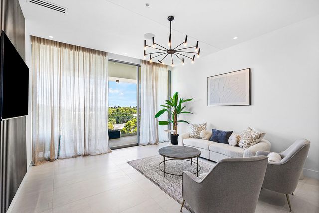 246 NE 6th Avenue 201, Delray Beach, FL 33483