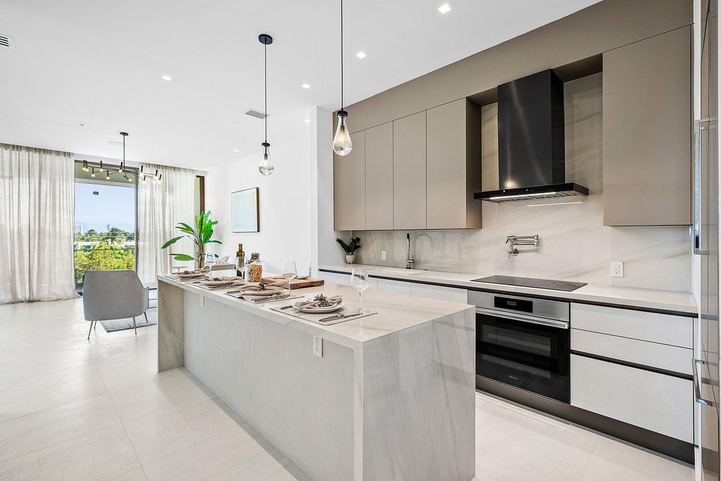 246 NE 6th Avenue 201, Delray Beach, FL 33483