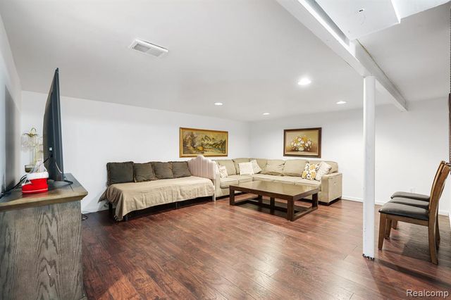 41316 Paign Drive, Sterling Heights, MI 48313