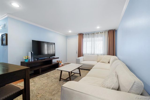 41316 Paign Drive, Sterling Heights, MI 48313