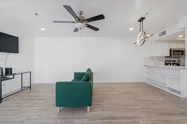 280 S Avenida Caballeros 116, Palm Springs, CA 92262